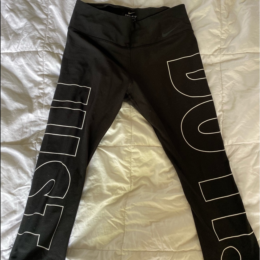 Nike “just do it” cropped leggings